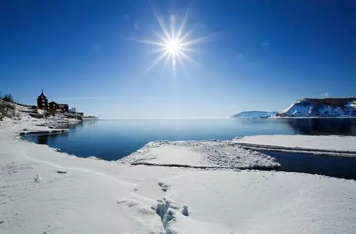 白雪皚皚的美景